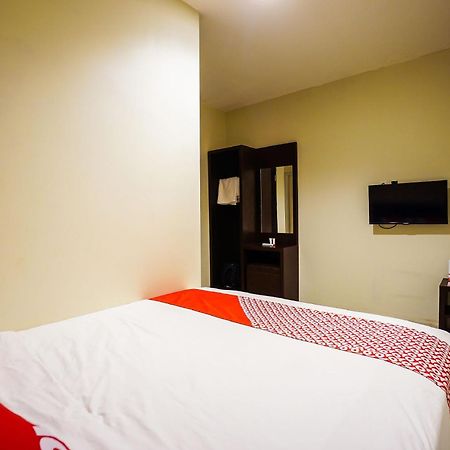 Hotel O Makassar Near Gereja Advent Tikala Baru Formerly Rid'S Hotel Manado Ngoại thất bức ảnh